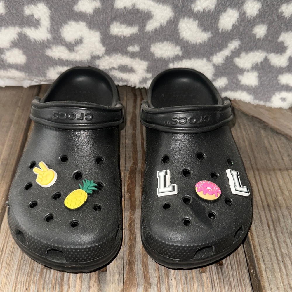 Black Crocs with jibblets